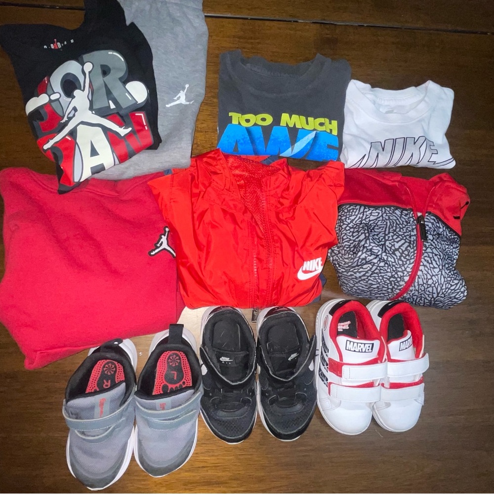 Nike Kids Sweatshirts & Hoodies - Red, Gray, Black
